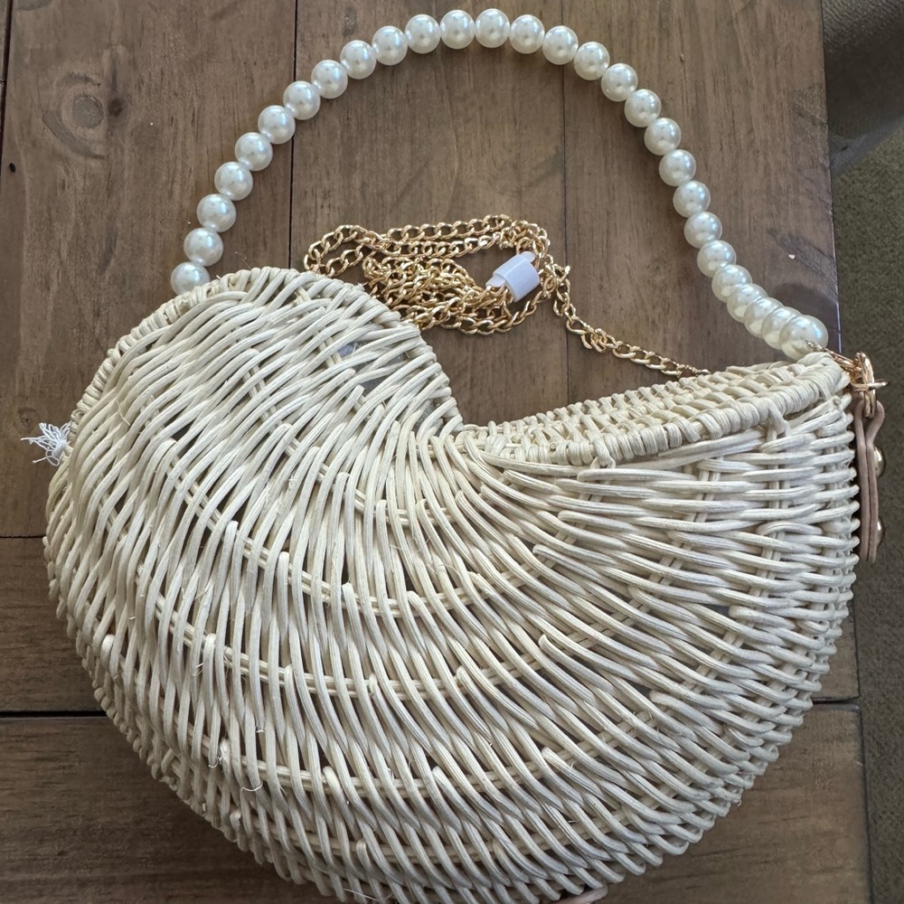 Elegant Cream Woven Bag with Pearl Strap